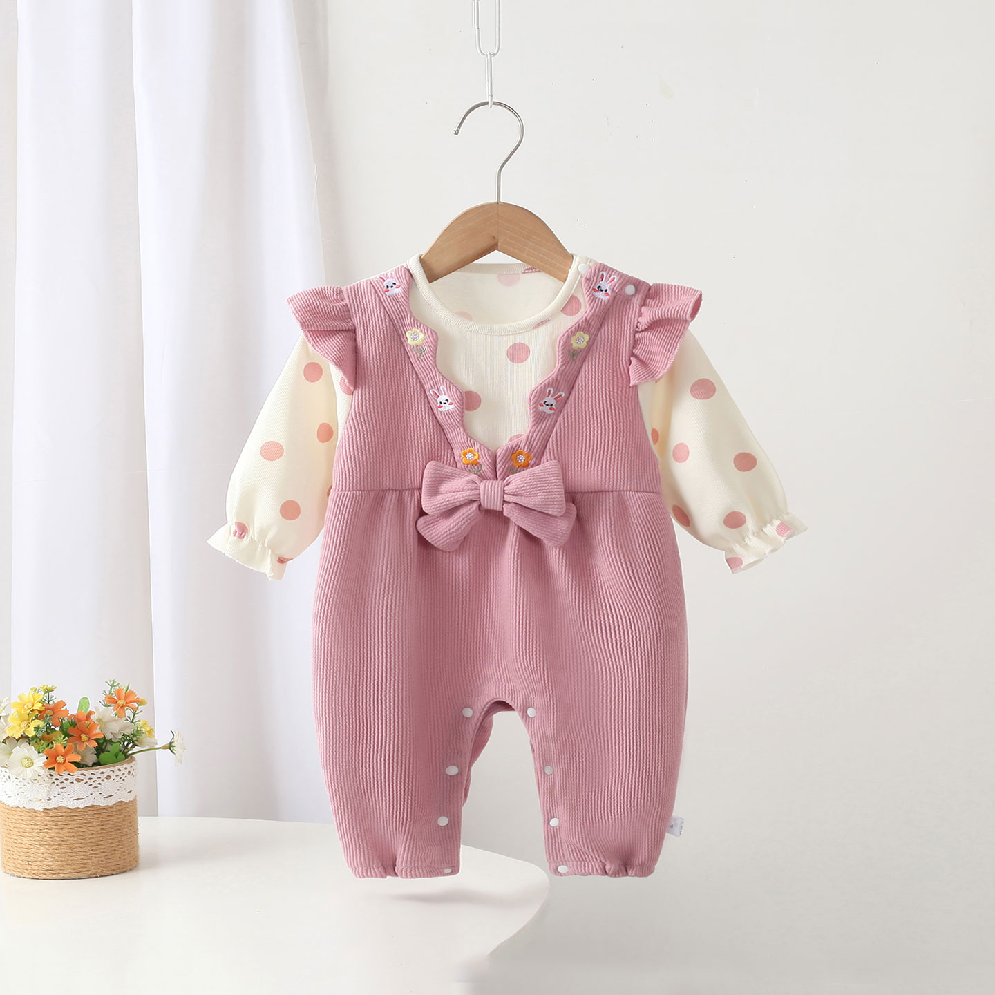 女宝宝早秋单层连体衣