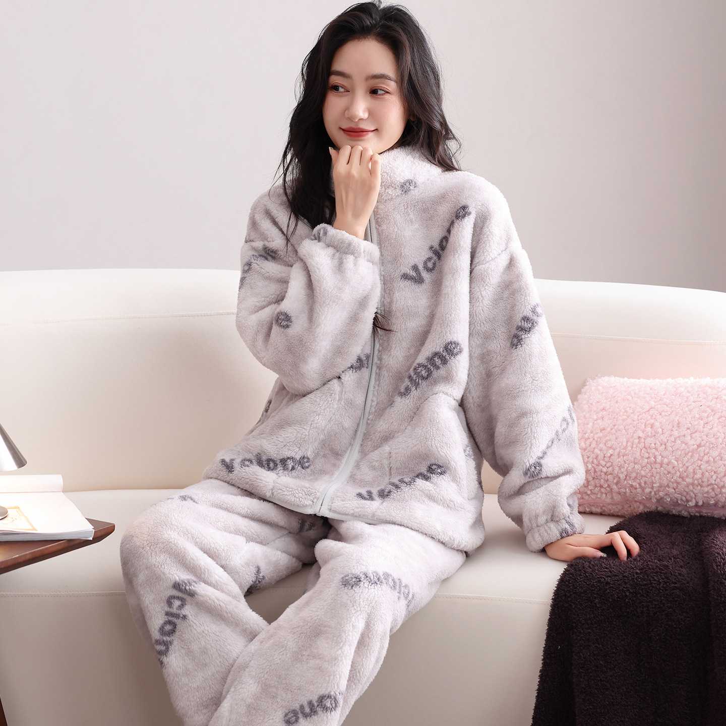 官方正品【巨保暖】睡衣女款秋冬季珊瑚绒家居服立领拉链保暖法兰