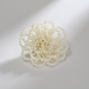 超仙山茶花胸针高档女气质设计感小众仿珍珠花朵别针优雅服装配饰