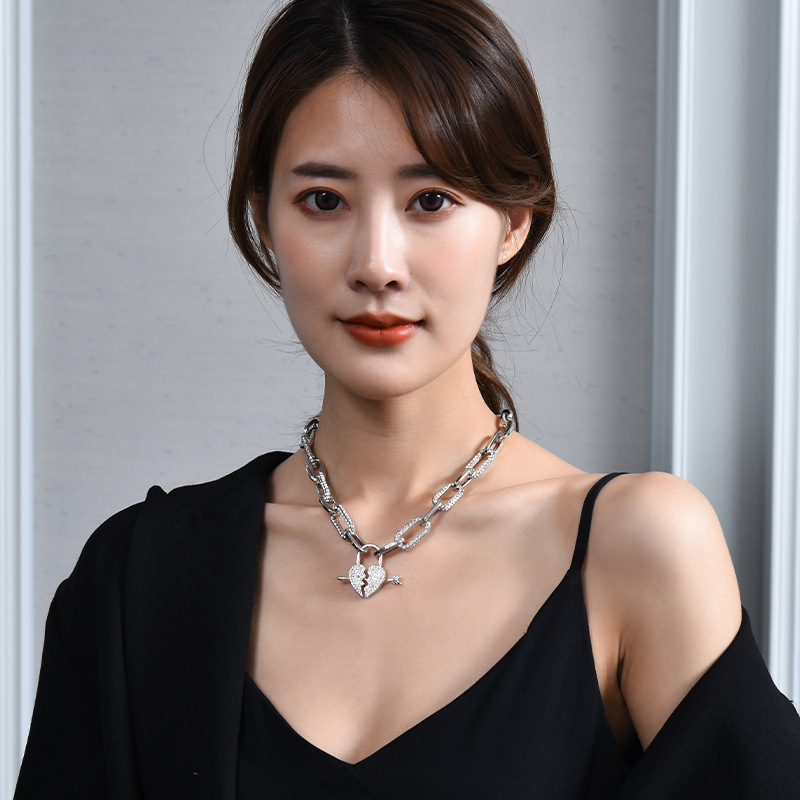 钛钢爱心项链女秋冬锁骨链