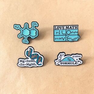 分子结构式金属胸针可爱数学化学函数徽章送学生衣服包包配饰礼品