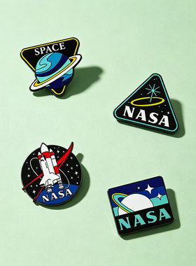 NASA 太空星球胸针航天员纪念标志火箭金属徽章ins风个性背包配饰