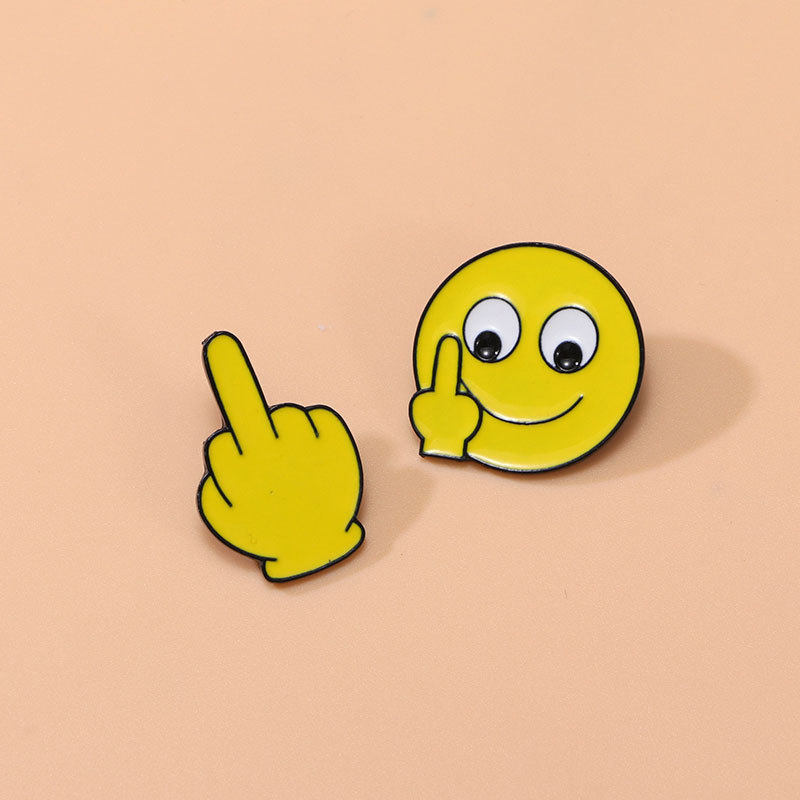 可爱手指笑脸小胸针搞怪黄色表情包 竖中指金属徽章儿童配饰胸章