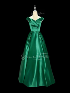 诺言｜乐府礼服26年绿色缎面艺考声乐美声比赛主持礼服长款吊带裙