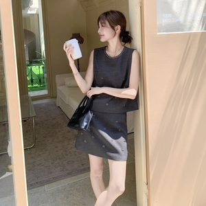 灰色轻法式复古小个子穿搭刺绣套装裙女夏季新款背心半身裙两件套图片