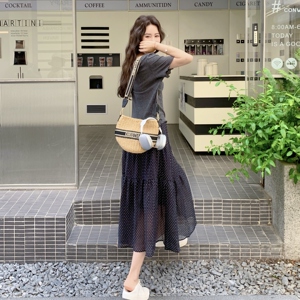 盐甜系夏日ootd穿搭套装女2025新款休闲短袖T恤波点半身裙两件套图片