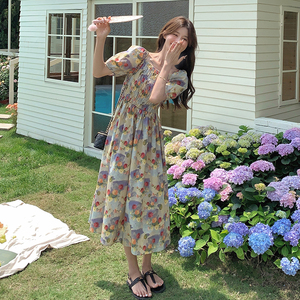 2024年夏季新款法式收腰复古油画小碎花吊带连衣裙女度假风长裙潮图片