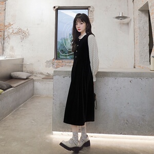 法式复古拼接黑色丝绒连衣裙女高端2025年秋冬新款赫本风长袖裙子,巴黎旅游穿搭裙子图片