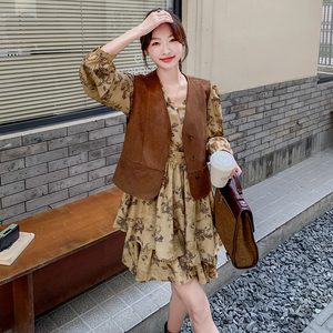 复古碎花荷叶边连衣裙套装女2025秋季新款麂皮绒马甲超好看两件套图片