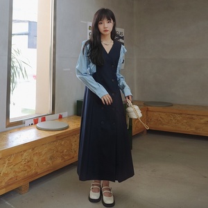 高级感法式假两件连衣裙女2025春秋木耳边v领双排扣显瘦雪纺长裙