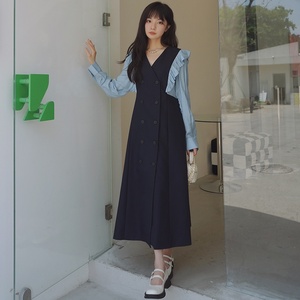 高级感法式假两件连衣裙女2025春秋木耳边v领双排扣显瘦雪纺长裙