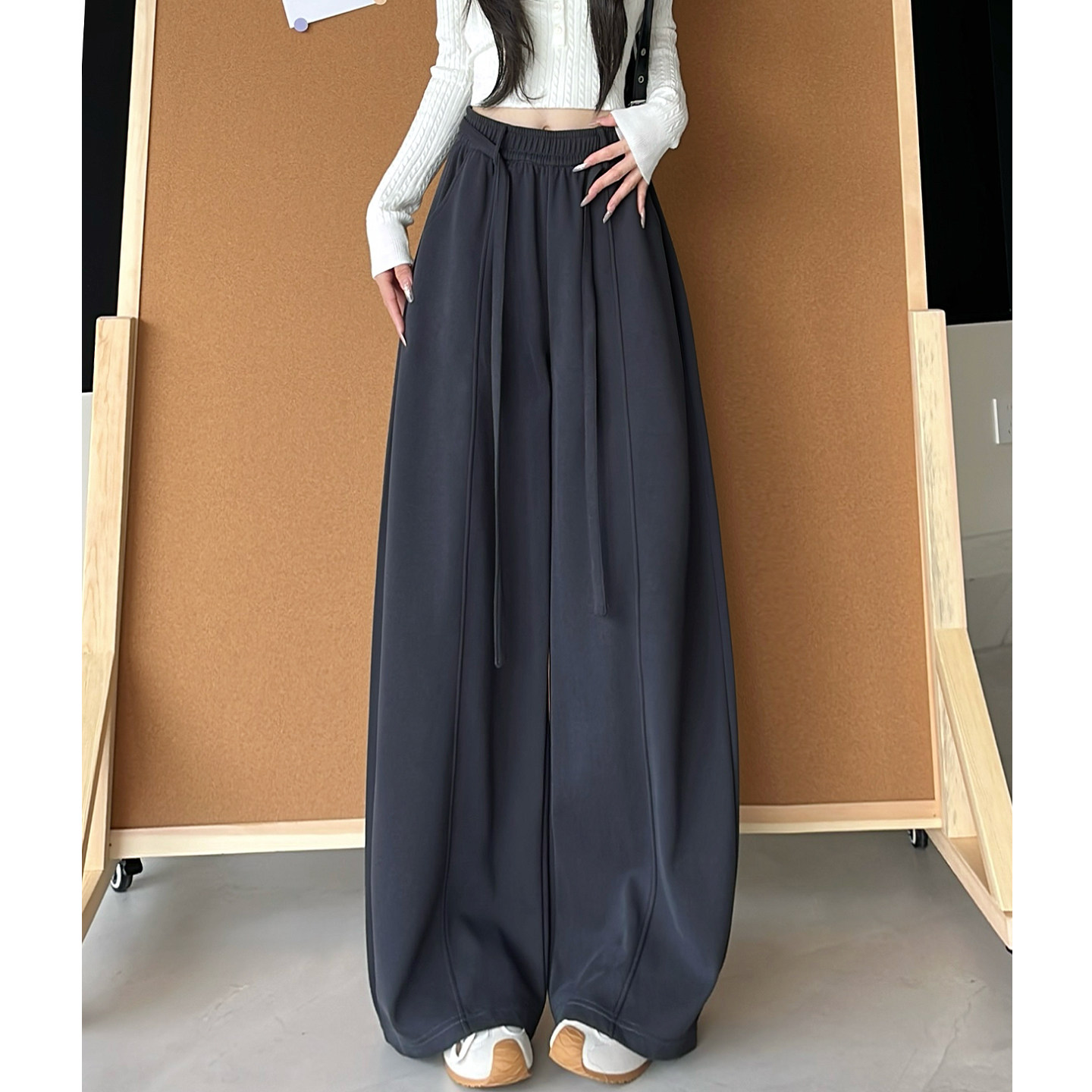 深灰色运动弯刀裤女秋冬2025新款高腰宽松显瘦垂感加绒阔腿香蕉裤