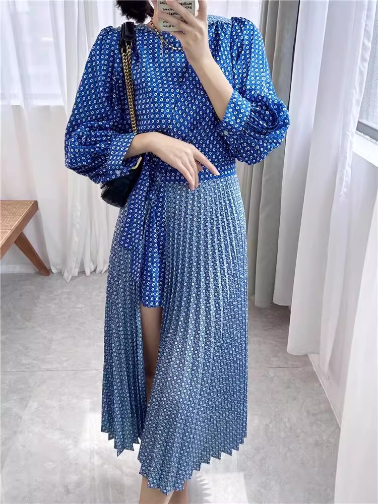 长袖撞色系带不对称长裙