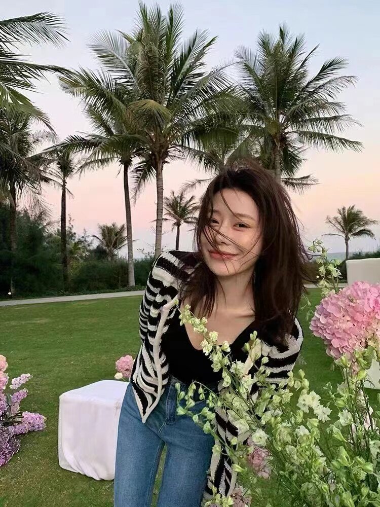 钩花纽扣针织开衫外套女