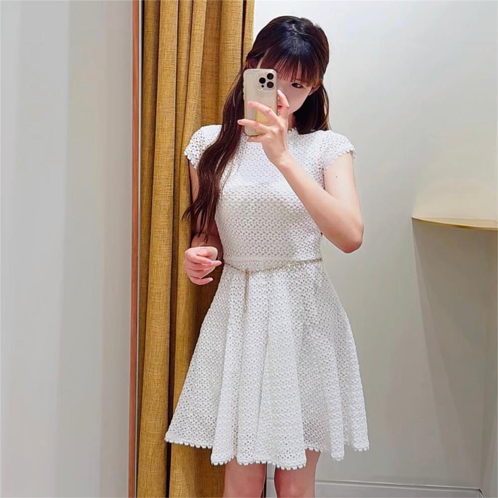 2025春夏新款女装白色短款针织连衣裙MFPRO04207