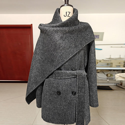 骆驼绒短款加厚围巾冬季高端灰白色黑双面羊绒大衣保暖毛呢外套女