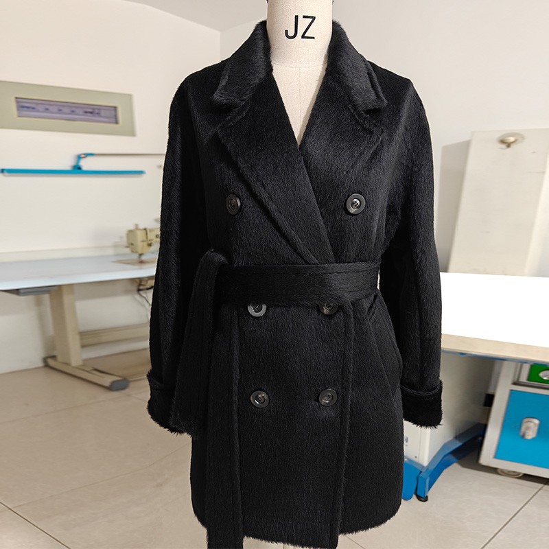 101801阿尔巴卡羊驼绒高版本大衣短款加厚白毛呢外套冬新款女