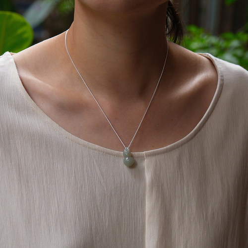 inLESS | L'ELEMENTO 和田青白玉葫芦银链吊坠项链女