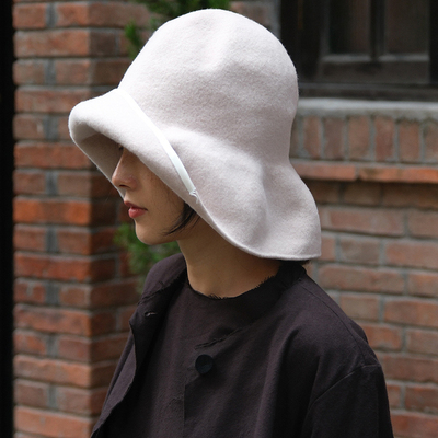 inLESS | SCHA 1146 Lucy 