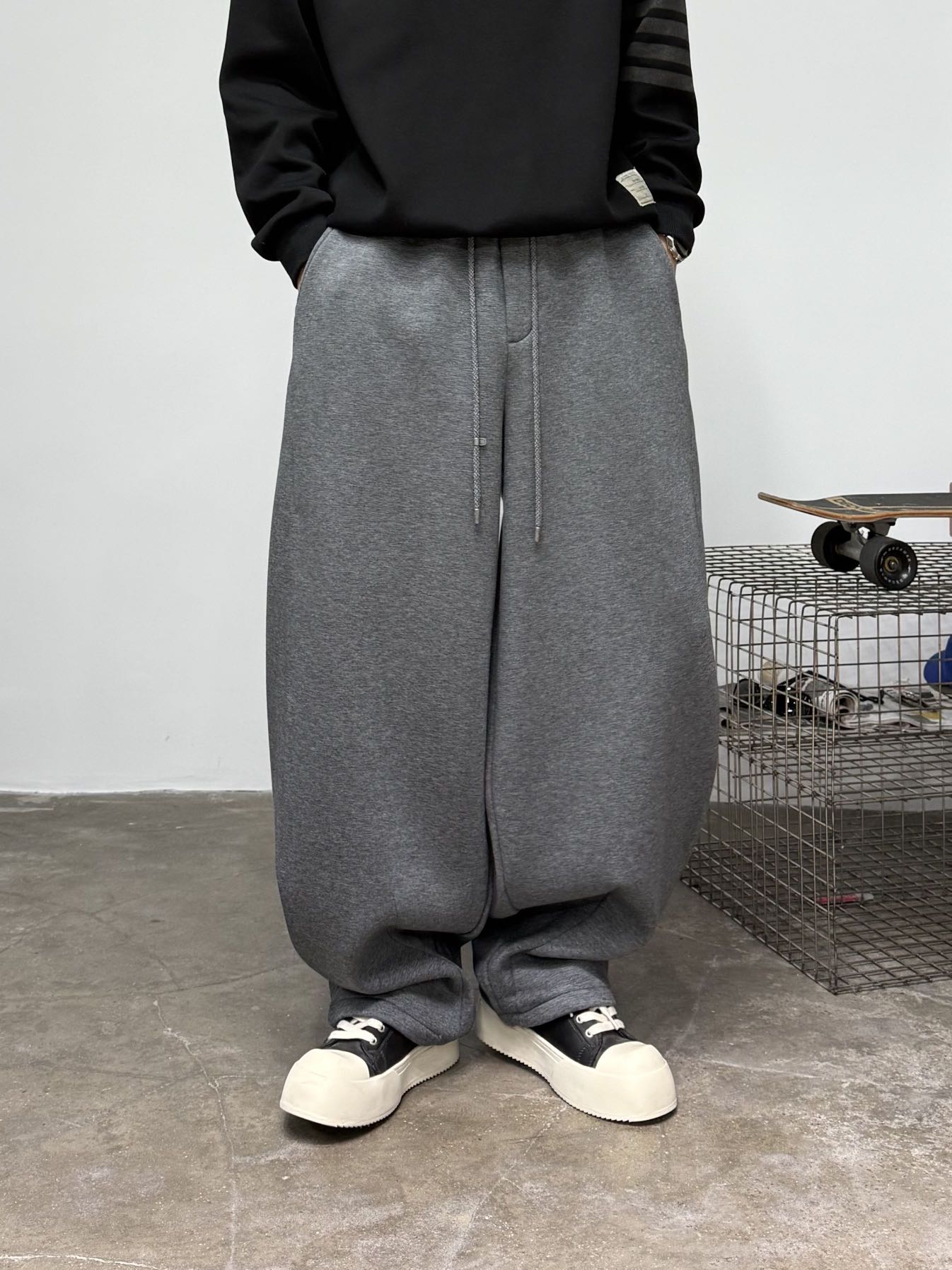 硬核型男冬季百搭加绒加厚灰色黑色宽松弯刀裤阔腿裤休闲卫裤男