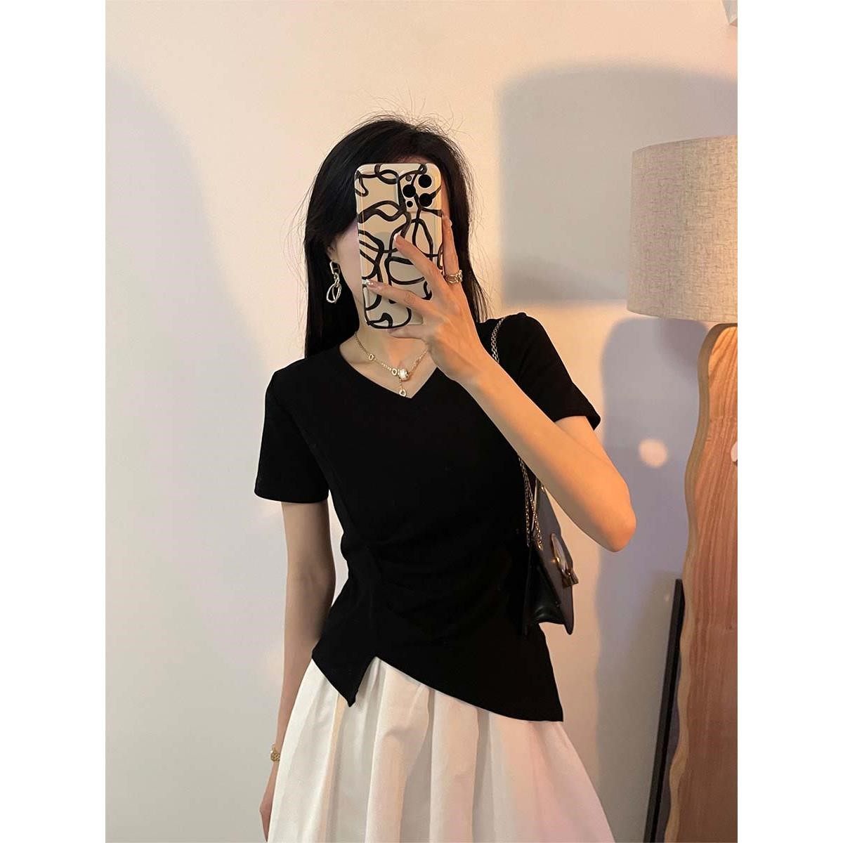 法式黑色v领上衣女夏季设计感小众锁骨心机显瘦短袖不规则辣妹t恤,个性定制/设计服务/DIY,工作服定制,淘宝优惠券,粉丝福利购,淘宝优惠卷