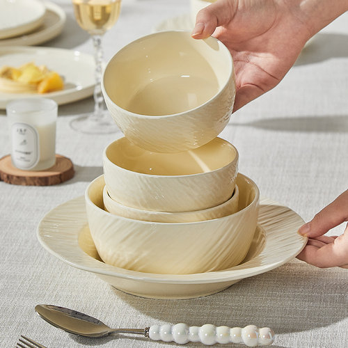 磨砂餐具，视觉与味觉的双重盛宴