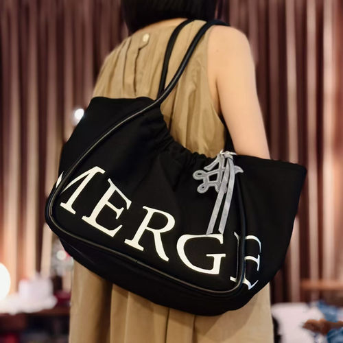 优选泰国MERGE大容量休闲托特包新款慵懒风布包单肩通勤百搭大包