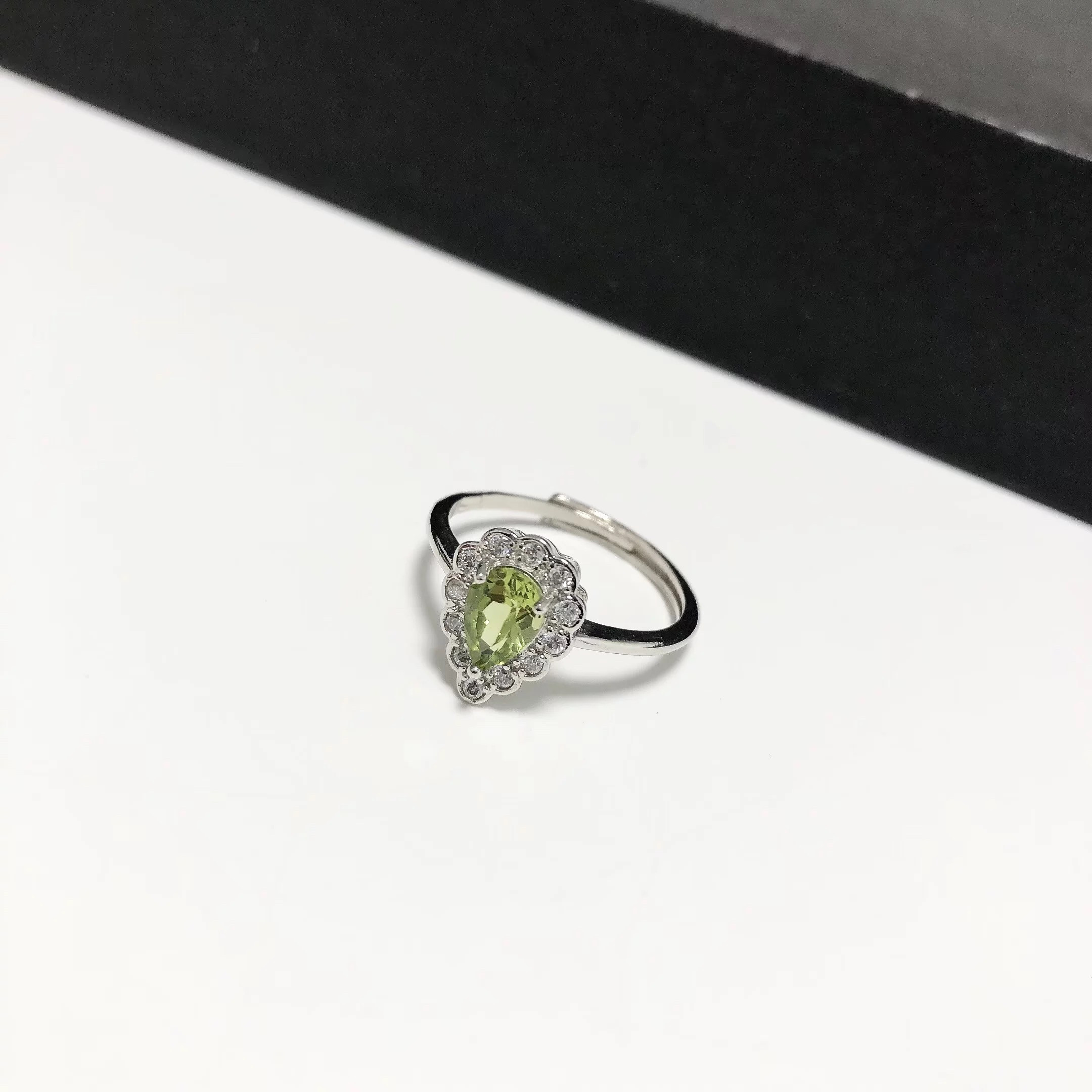 G92# 天然橄榄石水滴戒指12*9.2mm S925银开口戒托