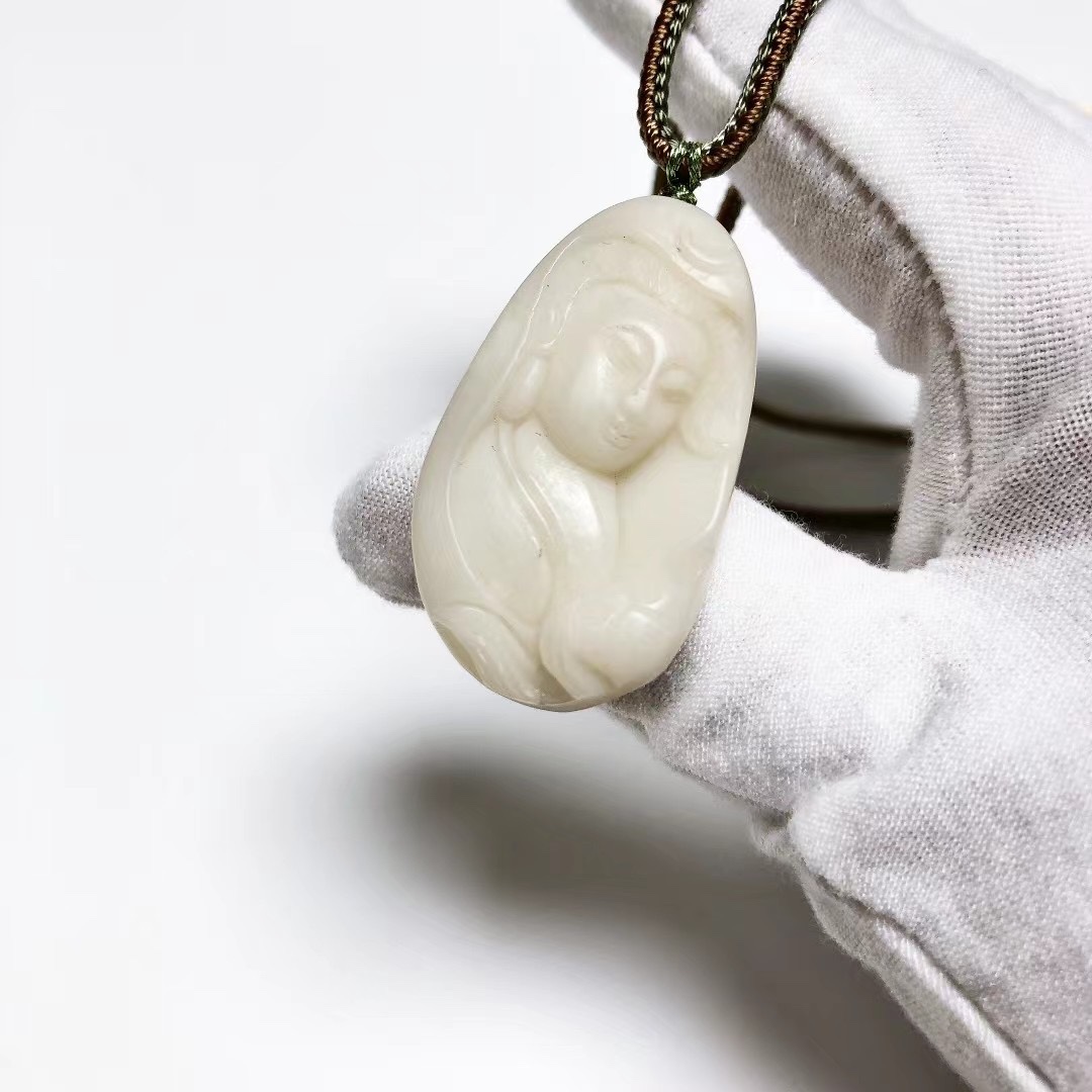 D176# 天然和田玉米达料观音吊坠38*22*9.8mm