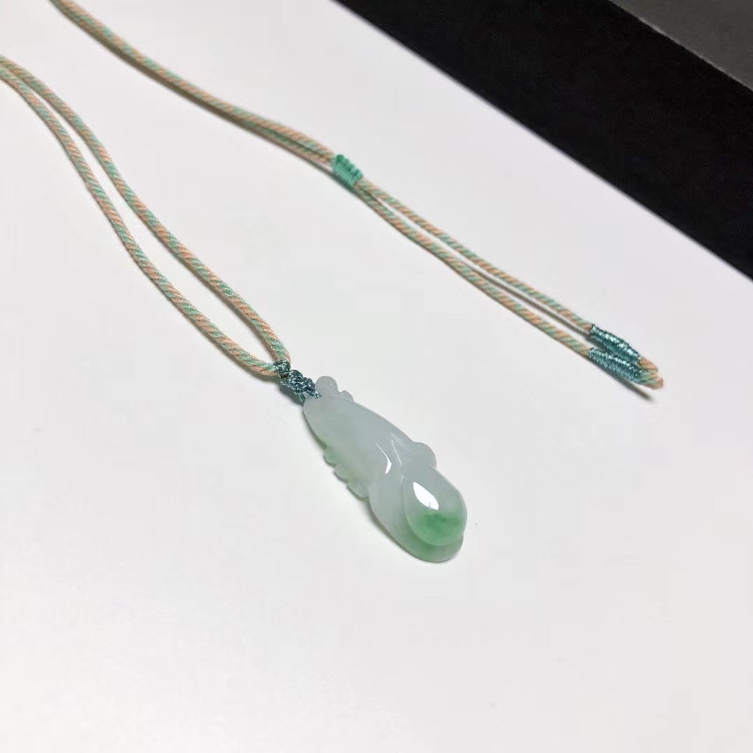 D234# 天然A货翡翠阳绿飘花白玉兰吊坠28.8*12*7mm