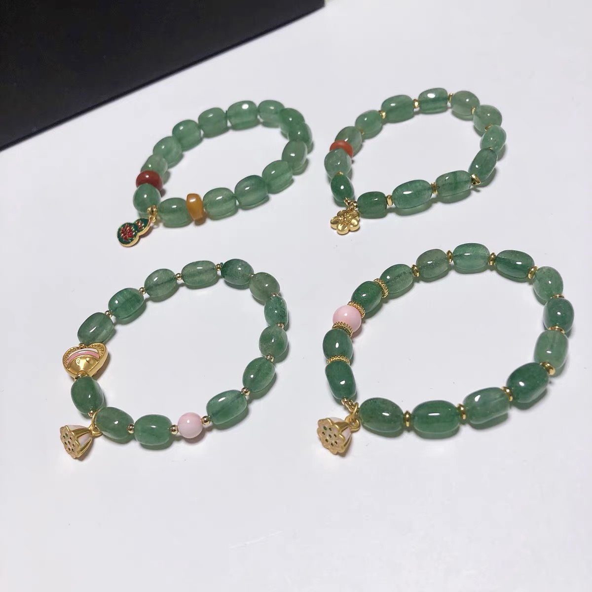 S1397#天然老矿料绿草莓晶随形设计款手链7.5-9.5mm 绿水晶手串