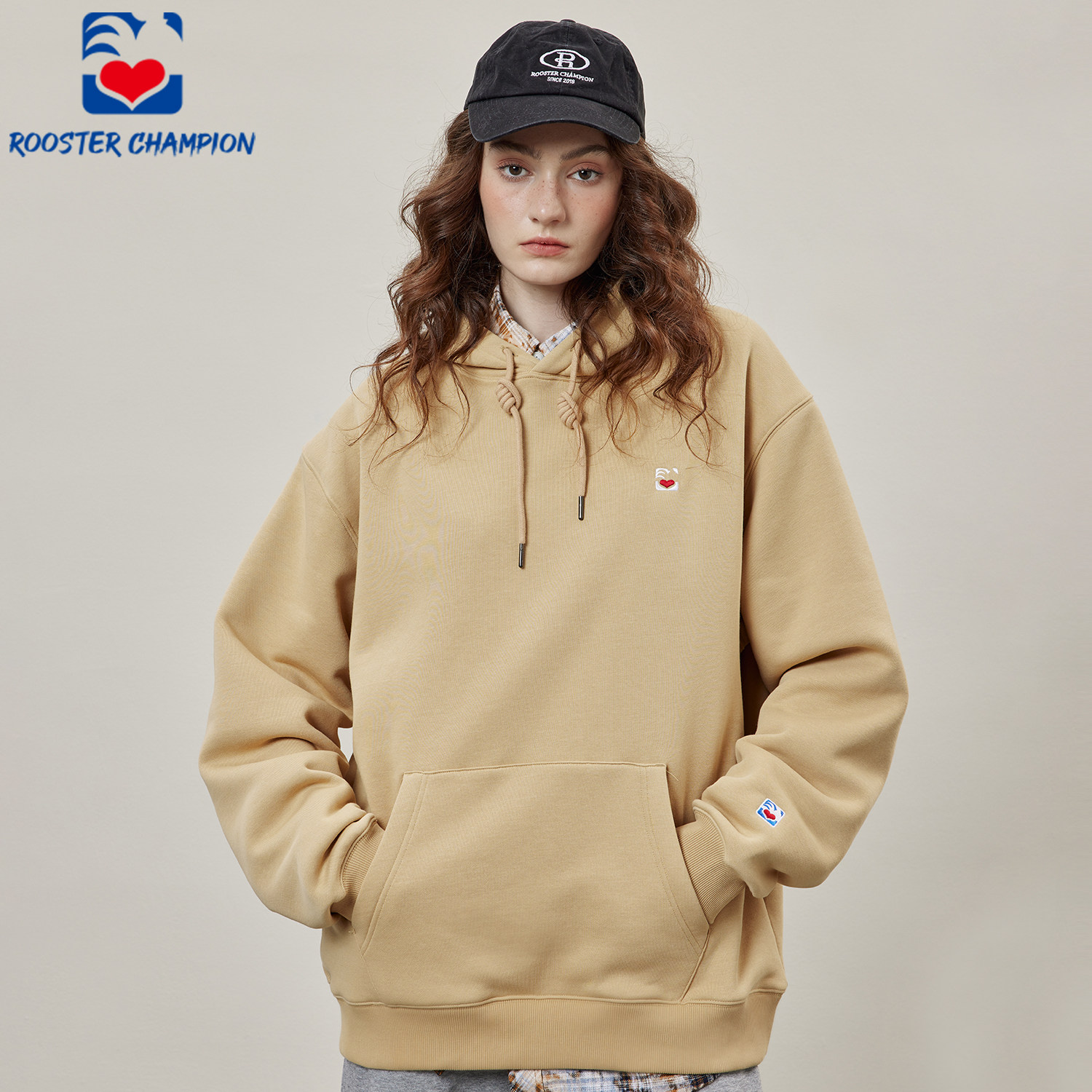 公鸡冠军浅驼色连帽保暖卫衣