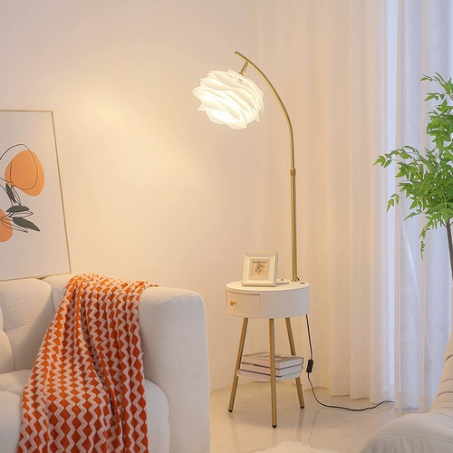 Кремовый торшер для гостиной, умный диван для спальни для кровати, дизайнерская настольная лампа, легкий роскошный стиль, тренд сезона