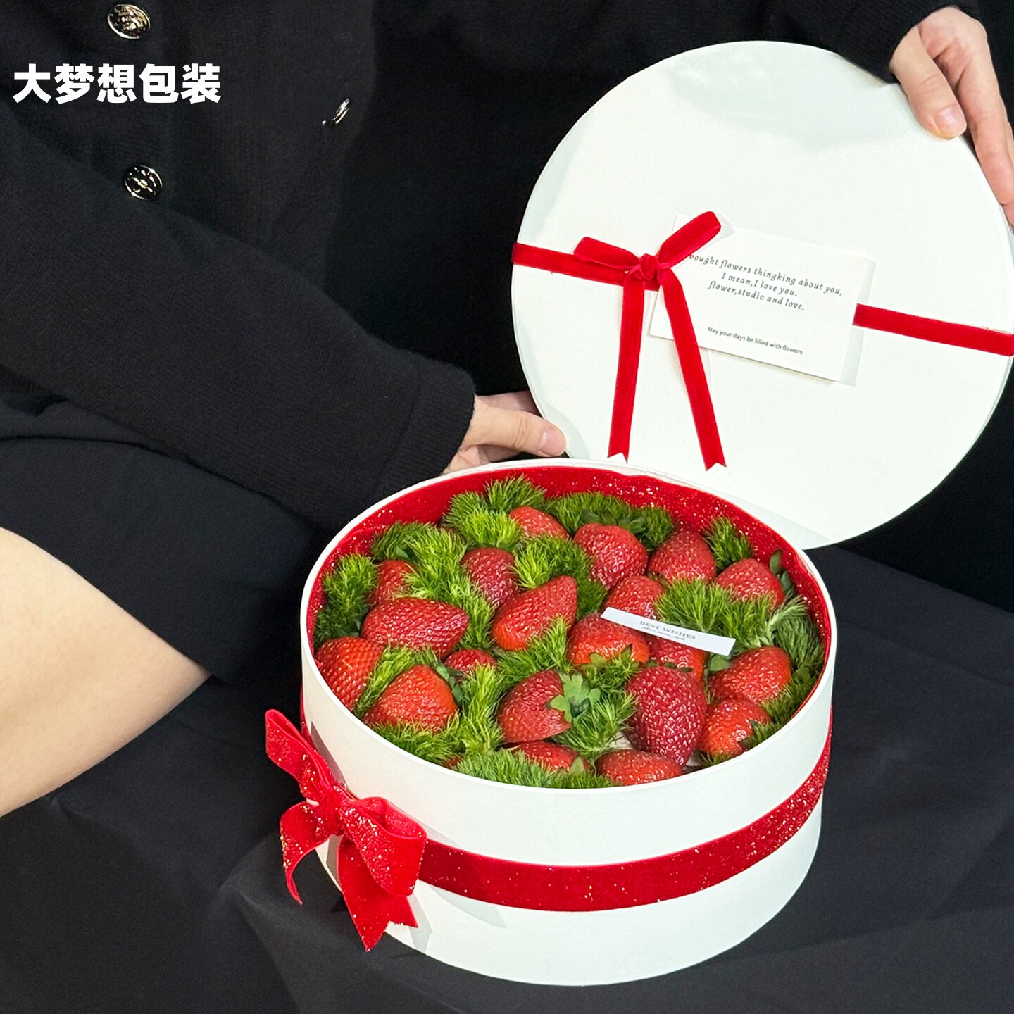 创意圣诞奶白圆形礼盒蝴蝶结