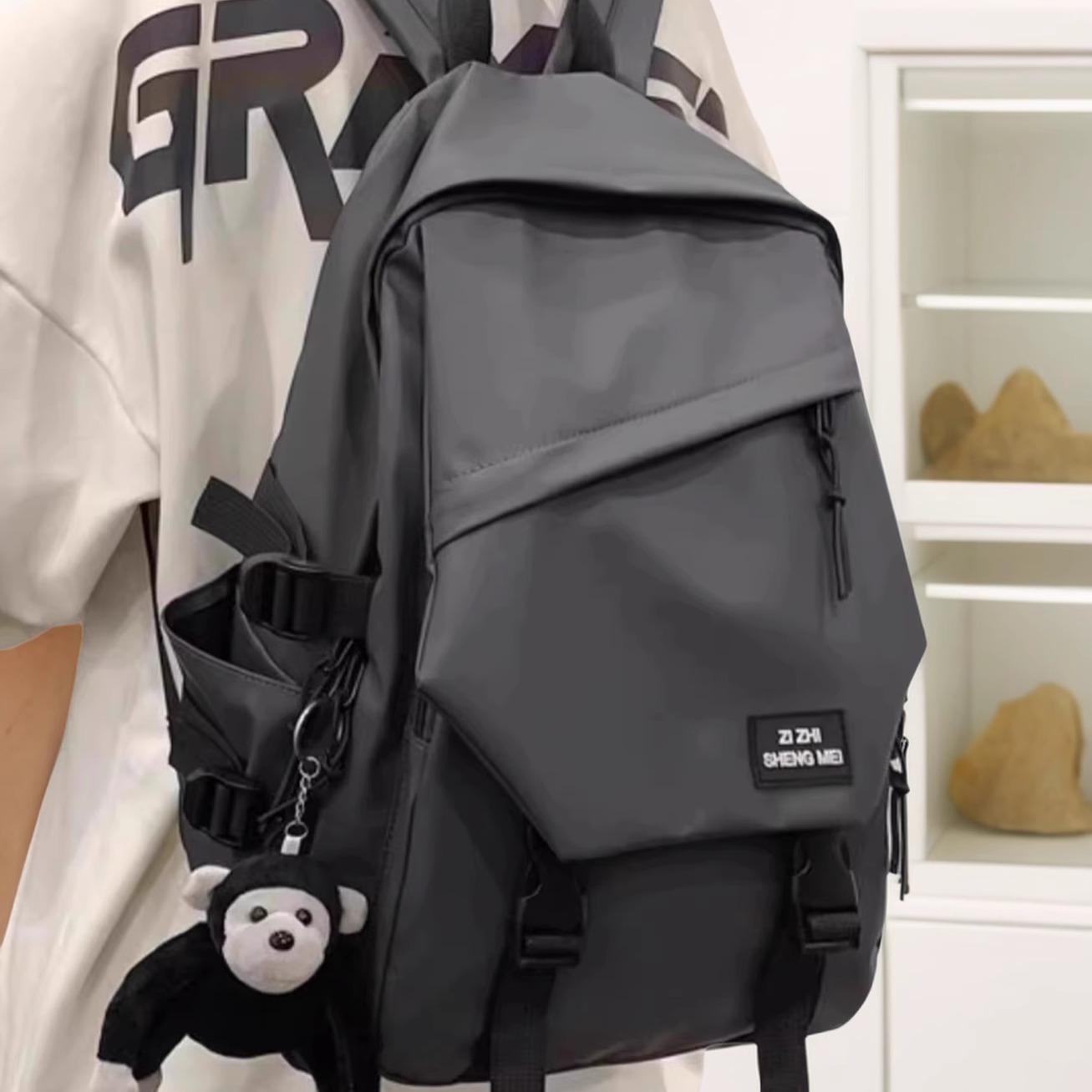 双肩包大容量中学生背包轻便书包