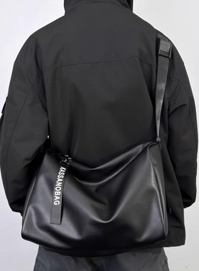 法国Cavi KIong斜挎包男女高级感2024新款单肩包简约潮流旅行背包