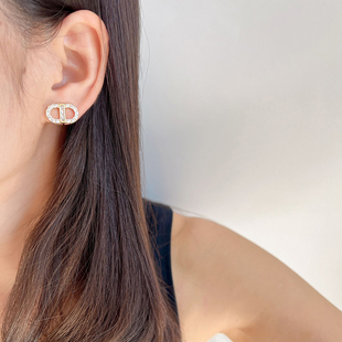 小众微镶猪鼻子耳饰蚊香盘耳夹无耳洞百搭轻奢CD字母耳环耳钉银针