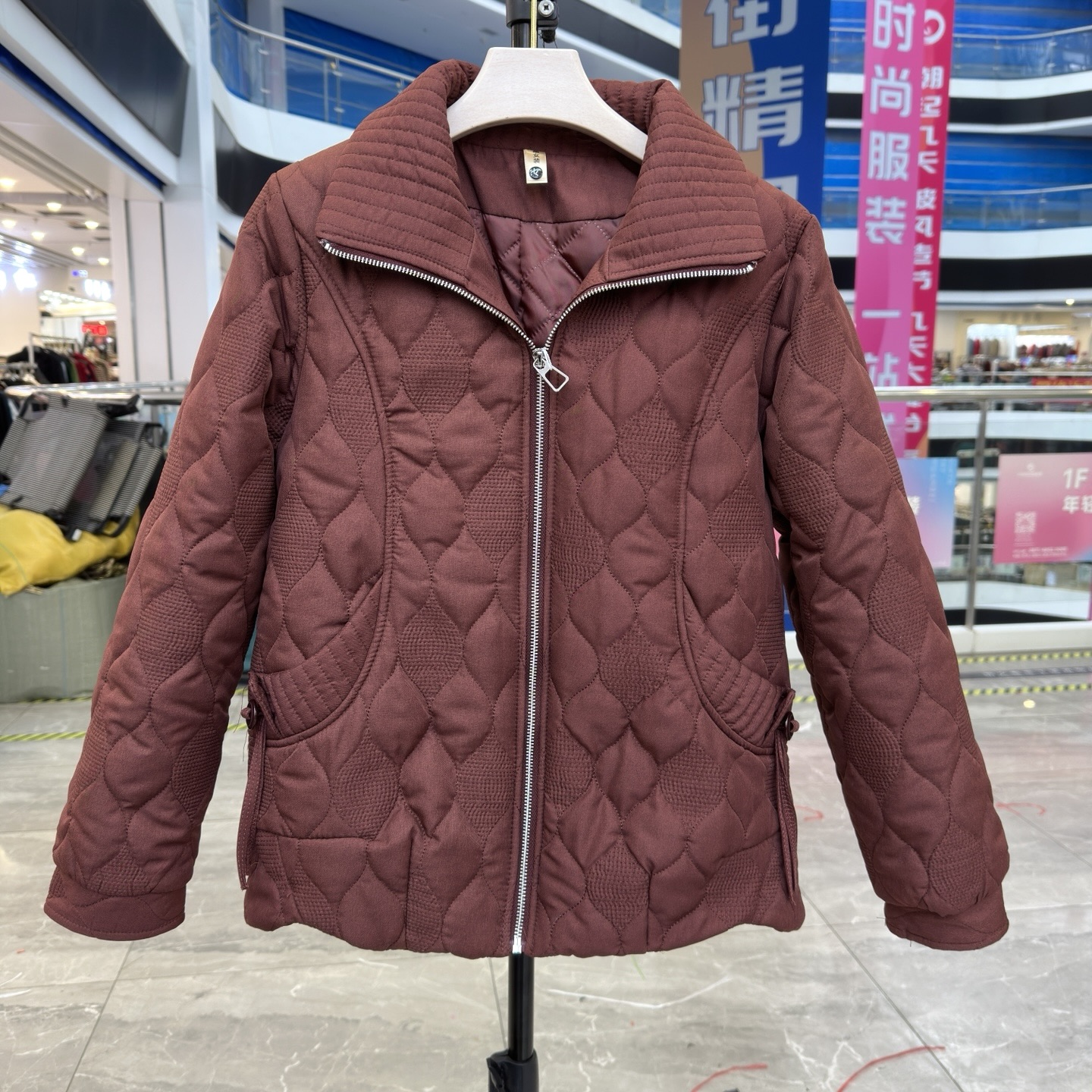 年轻妈妈装菱形格立领棉衣外套