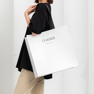 大牌服装店袋子订制纸袋手提袋定制外出时尚购物袋子服装店用万企