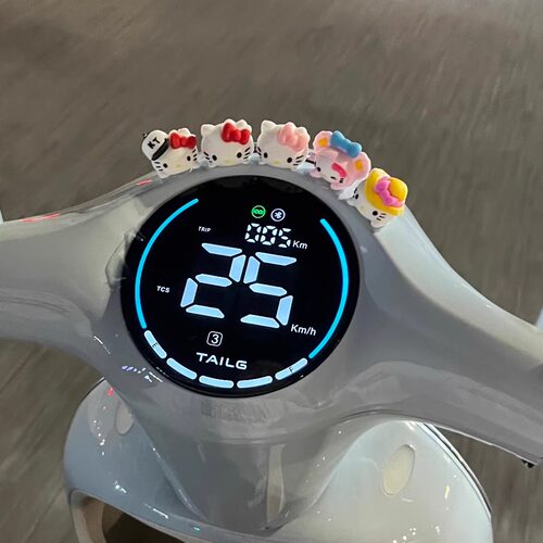 适用台铃超能6·蝴蝶电动车KT猫立体可爱装饰小摆件车头公仔配件