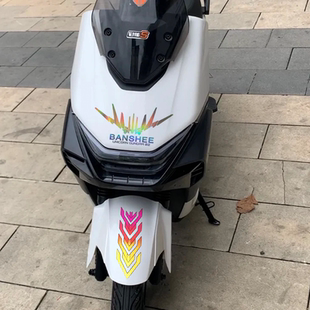 适用雅迪白鲨70 饰贴纸车头独角兽车贴 90前挡泥板拉花防水反光装