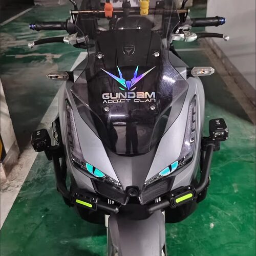 适用于无极SR150S摩托车风挡高达防水装饰贴纸3D立体恶魔眼睛饰品