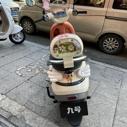 适用于九号Q3 85C/80C/Qz3mix车尾蜡笔小新立体可爱公仔装饰配件