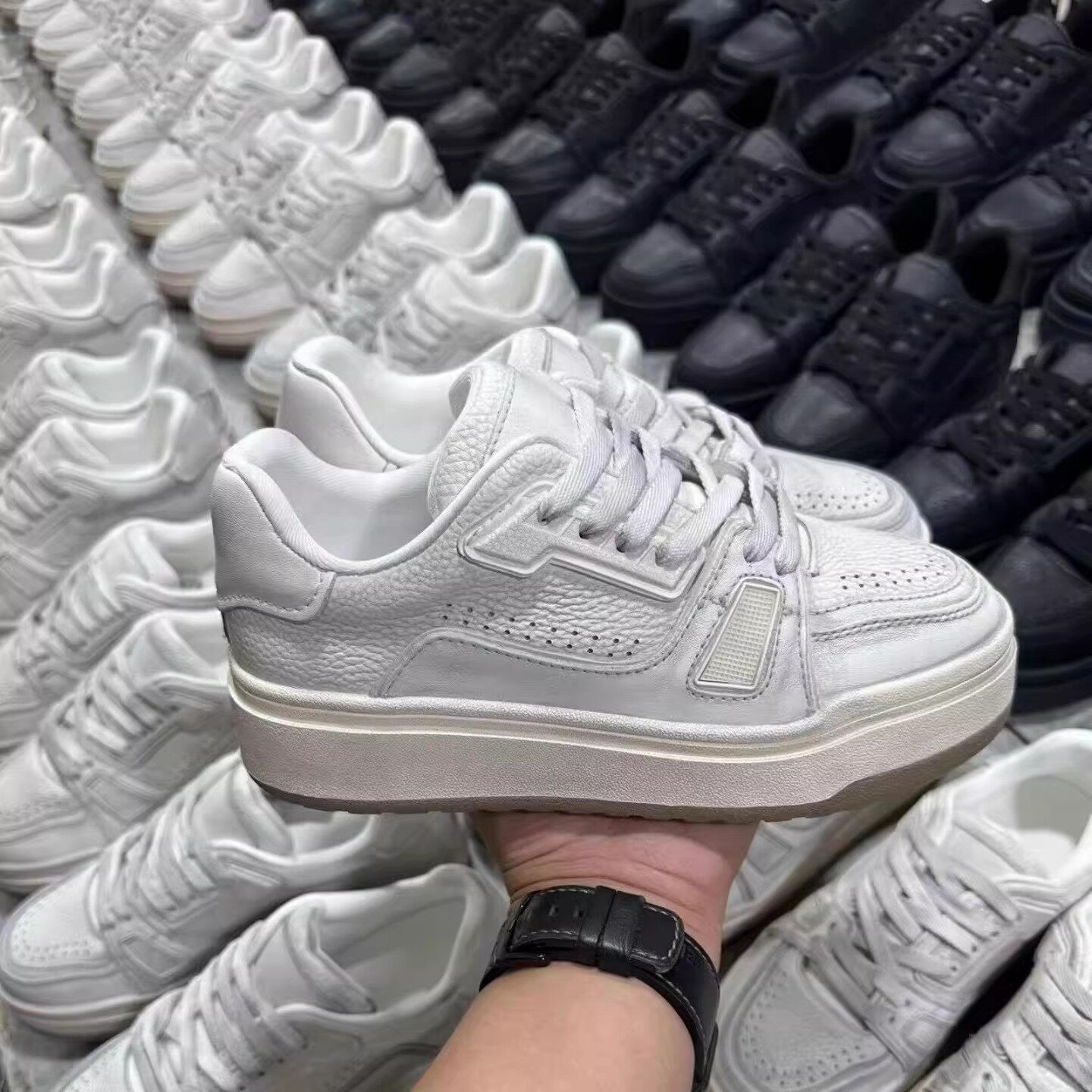 欧洲站女鞋2026春季新款真皮厚底做旧小白鞋女百搭运动休闲鞋板鞋