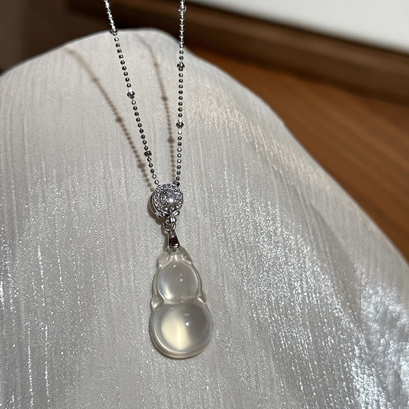 s尚美伯爵高冰透亮玉髓玛