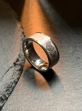 灰狼射手-简约篆刻钛钢戒指狼头