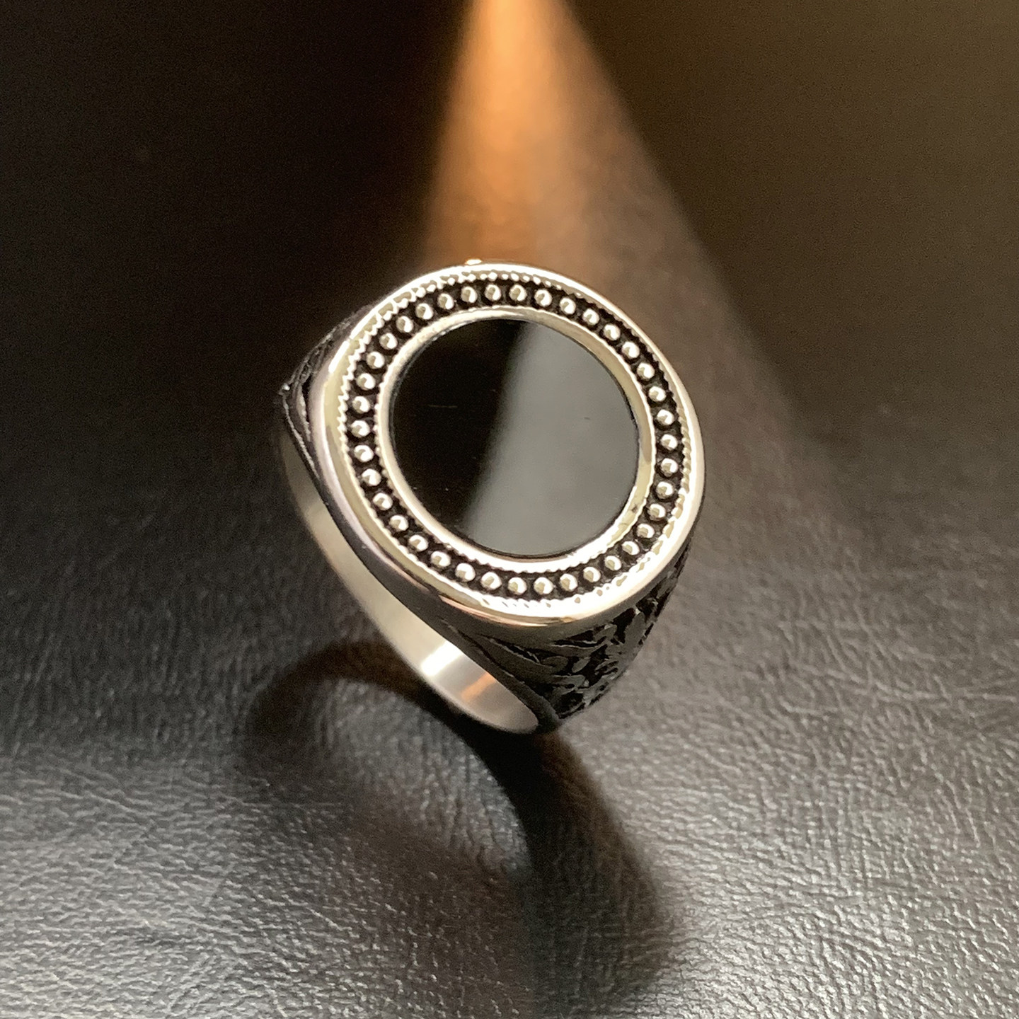 米珠纹-中古鸢尾花黑色镜面尾戒