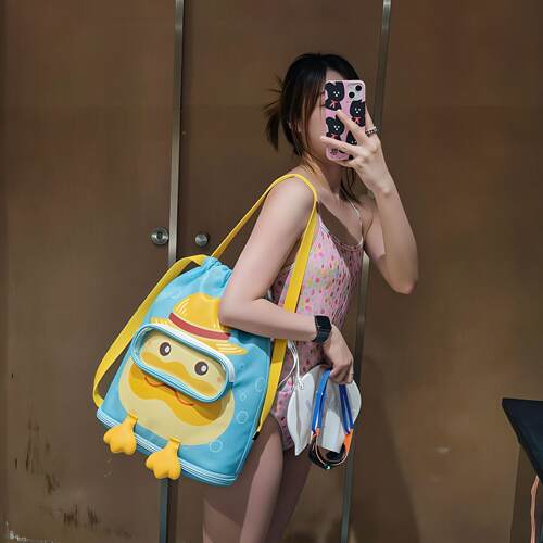 小黄鸭儿童游泳包便携干湿分离浴巾拖鞋洗漱收纳包防水抽绳双肩包