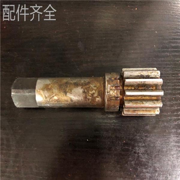 配件.沈阳/大连机床厂CW6163/CW6180齿轮轴3041齿数12 配支架3040
