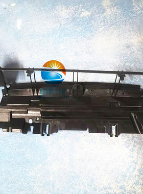 适用于奔驰 C级 W204 C180 C200C260C300水箱下护板 导流盖板支架